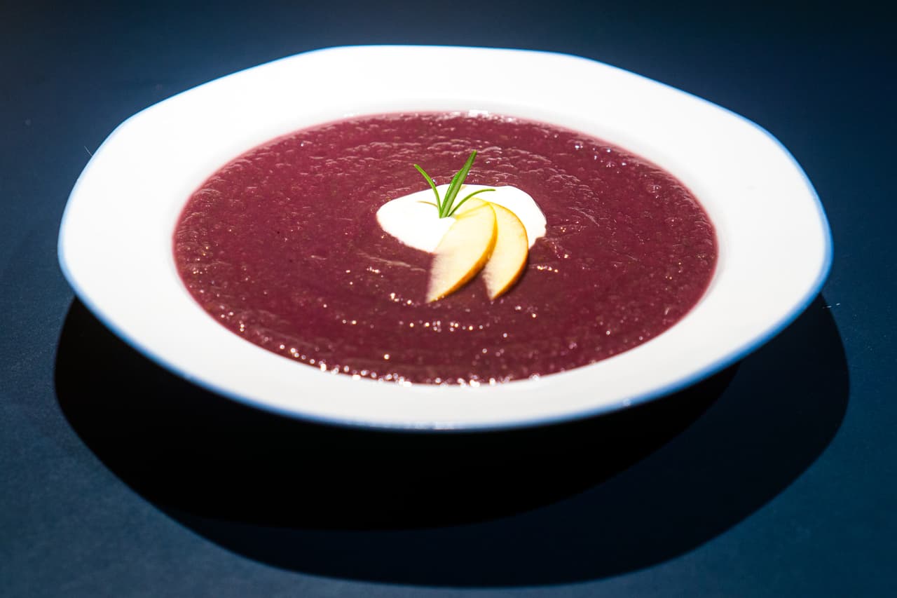 Rotkraut-Apfel-Suppe